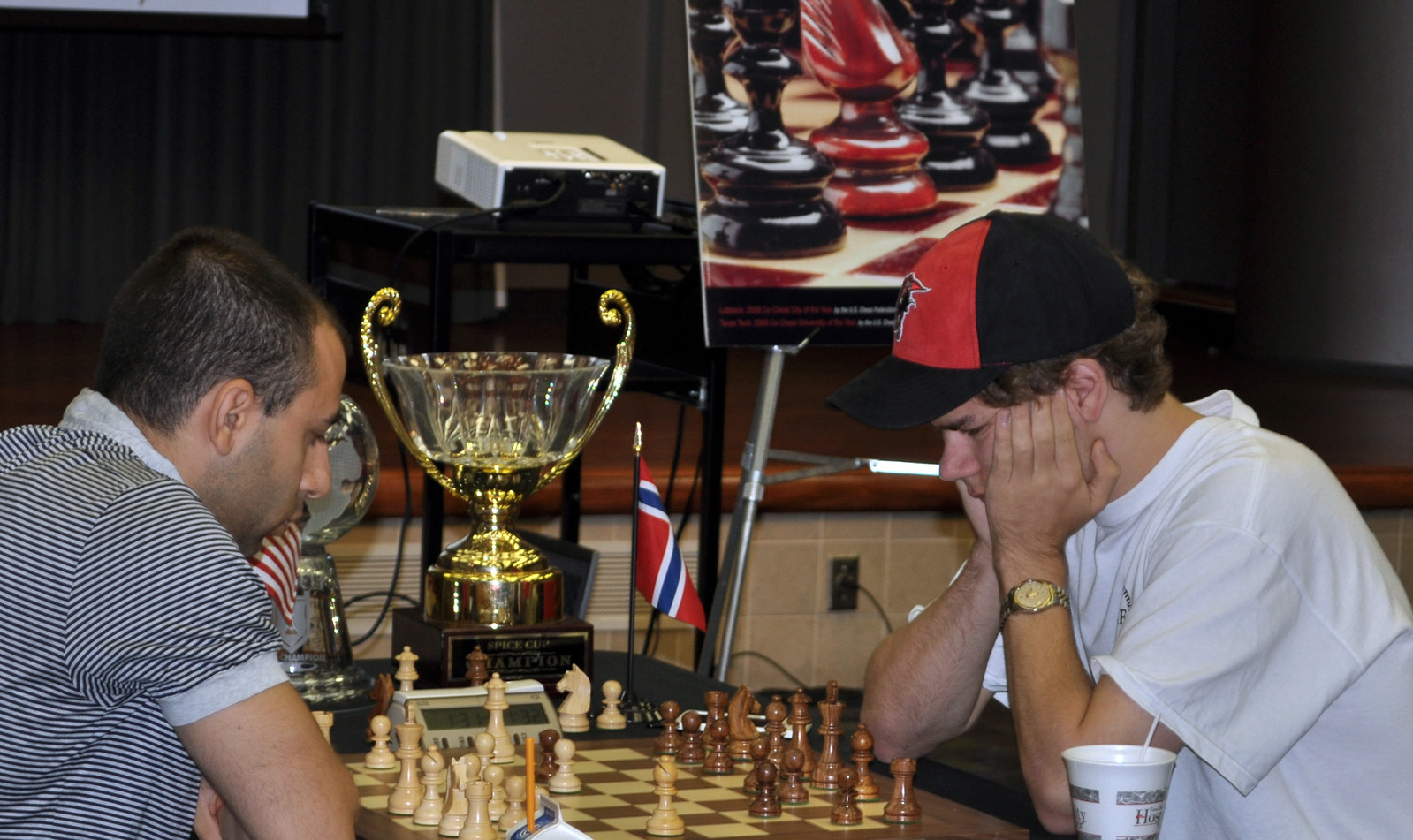 Varuzhan Akobian vs. on Ludvig Hammer_2